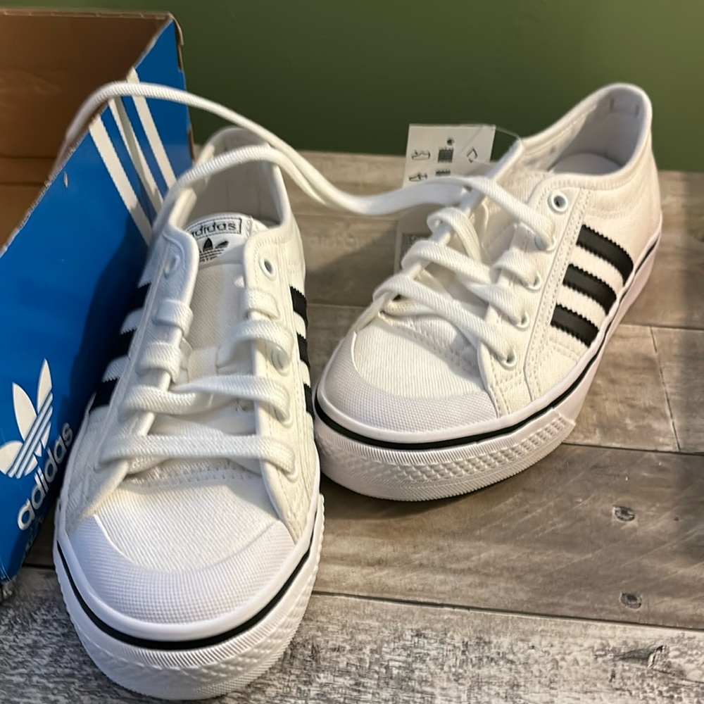 Adidas nizza shoe brand new white with black stripes